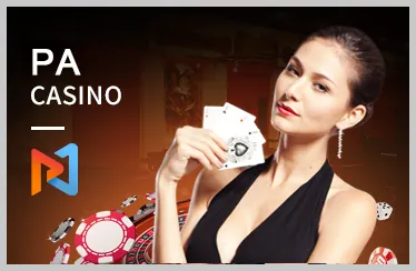 Bàn casino trực tiếp với dealer xinh đẹp và các trò chơi như Baccarat, Roulette.